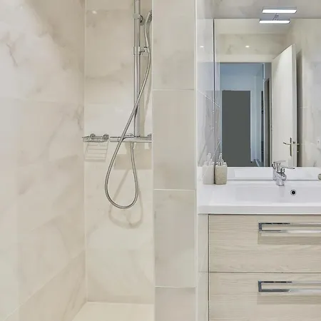 Apartment Lumineux & Vue Exceptionnelle Parking *